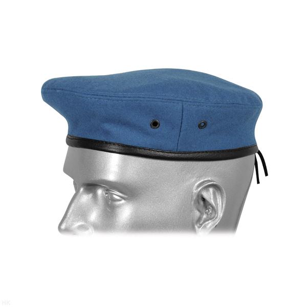 Берет простой голубой