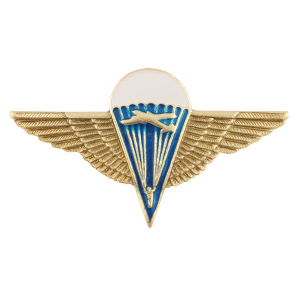 Значок мет. Парашютист на фоне крыльев