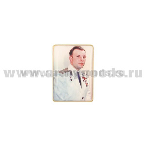 Значок мет. Юрий Гагарин (фото в парадной форме) прямоугольный, смола, на пимсе