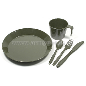 Набор посуды походный (тарелка, чашка ,вилка, ложка, нож) пластик оливк.