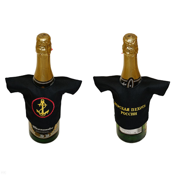 Рубашечка на бутылку сувенирная вышитая Морская пехота России (черн.)