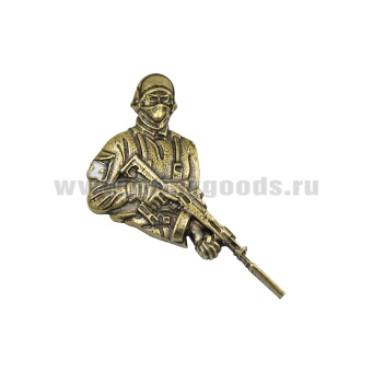 Значок мет. Боец с автоматом (Z на рукаве)