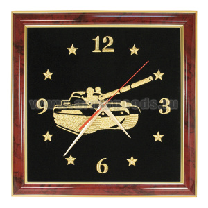 Часы подарочные вышитые на бархате в багетной рамке 35х35 см (Танк)